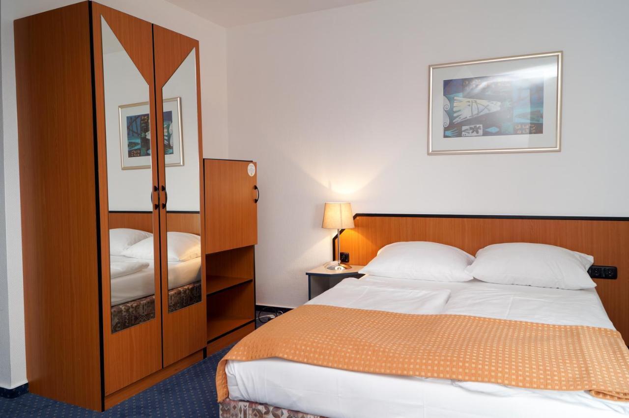 Trip Inn Kongresshotel Frankfurt-Родґау Екстер'єр фото